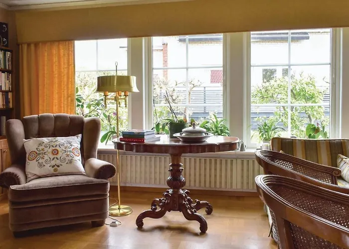 3 Bedroom Cozy Home In Karlshamn